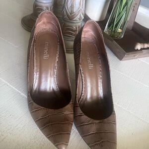 Minelli Taupe Croc-Embossed Pointed Pumps